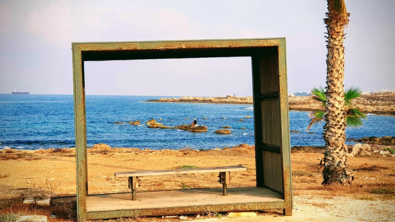 Dahan Sirena Lighthouse Luxury Apartment Paphos Bagian luar foto