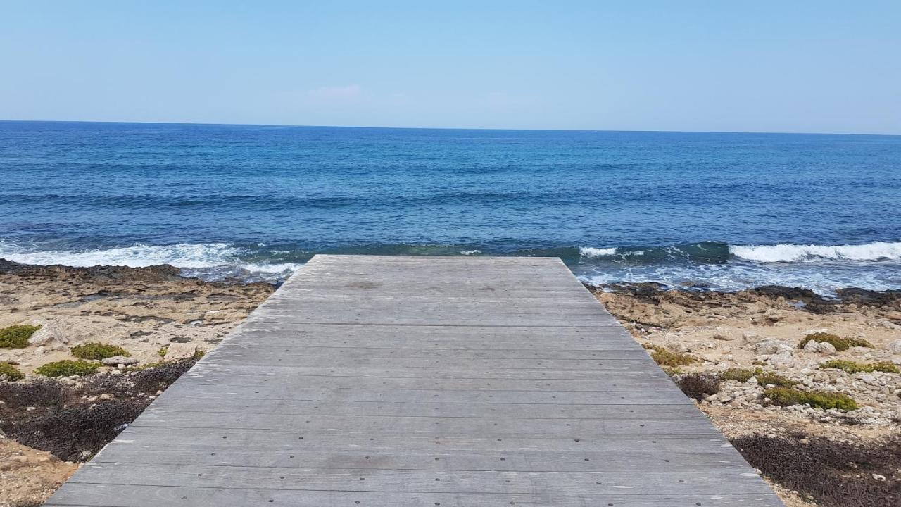 Dahan Sirena Lighthouse Luxury Apartment Paphos Bagian luar foto