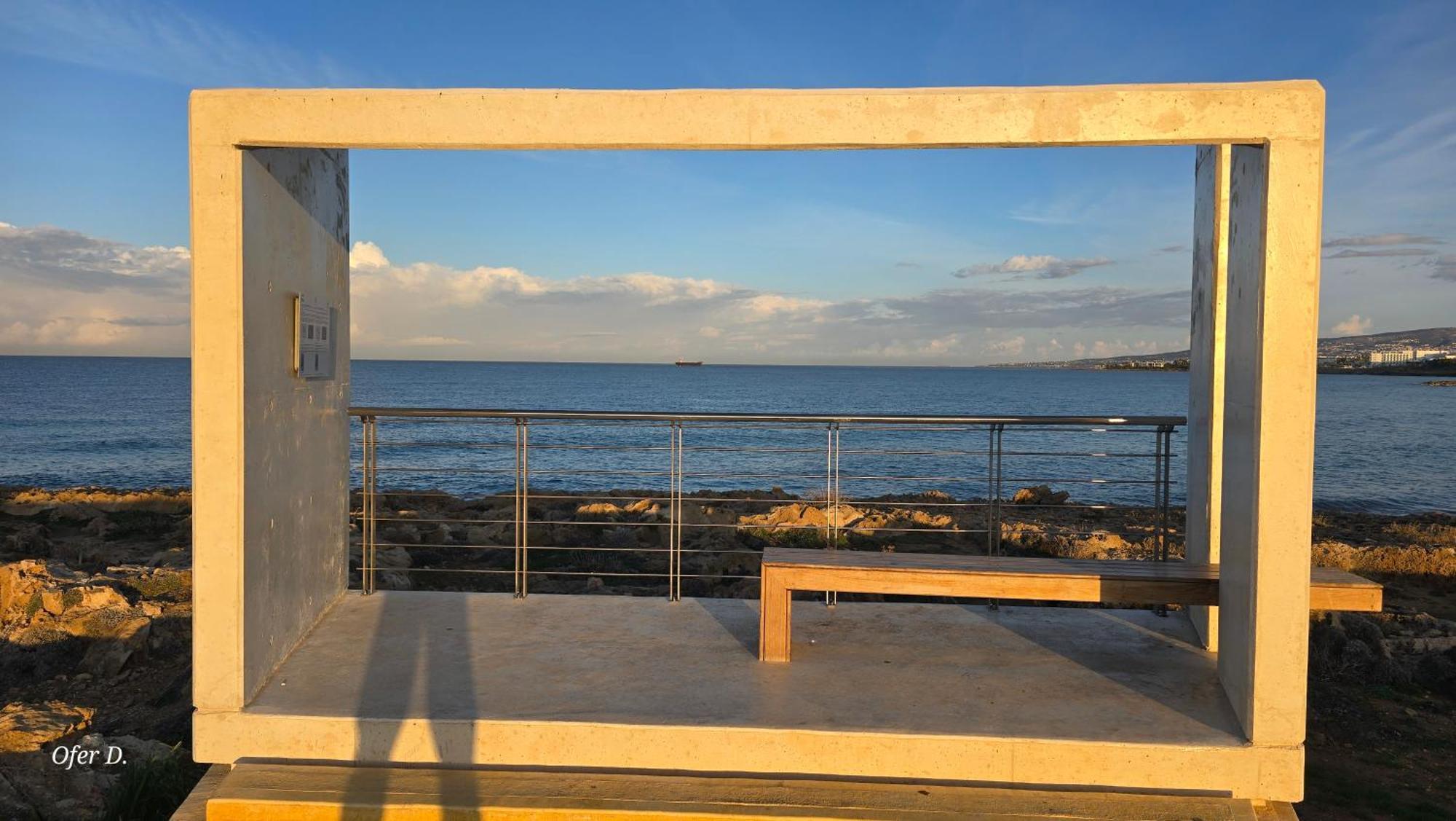 Dahan Sirena Lighthouse Luxury Apartment Paphos Bagian luar foto
